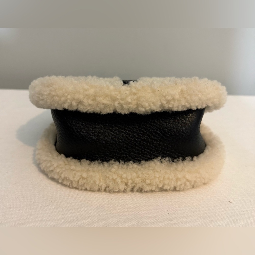 Ugg Heritage Sheepskin Trim Crossbody Bag Black Leather Cream Trim - Picture 9 of 16